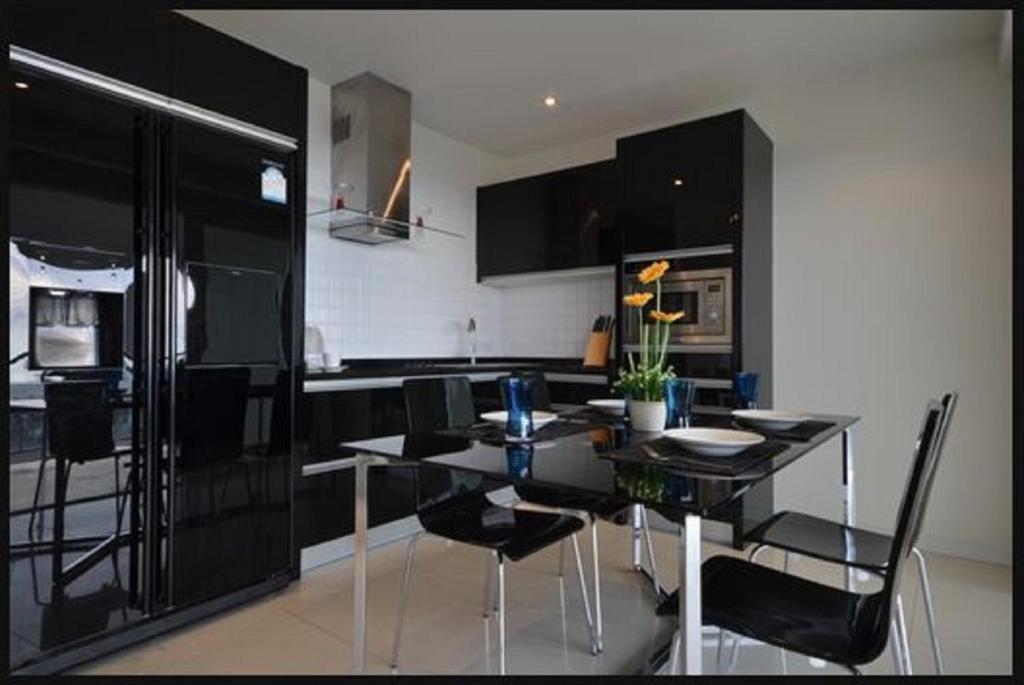 Sunset Plaza By Resava Apartman Karon Szoba fotó